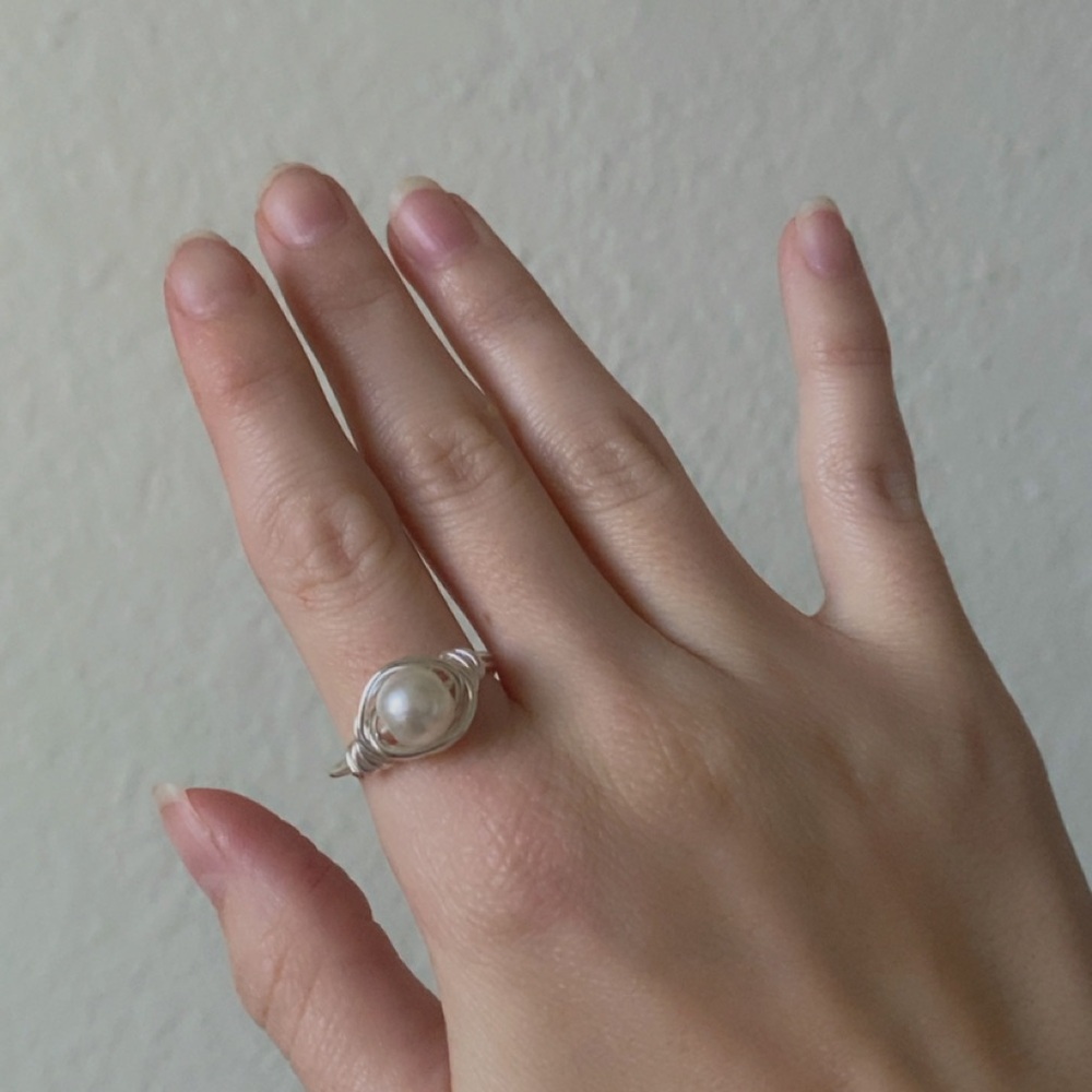 Homemade delicate Pearl ring - Picture 2 of 2